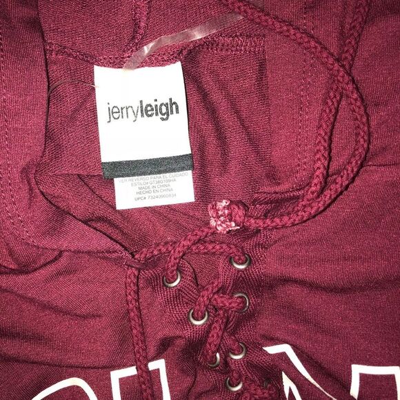 jerryleigh wine colored graphic blah blah blah top - Picture 3 of 4